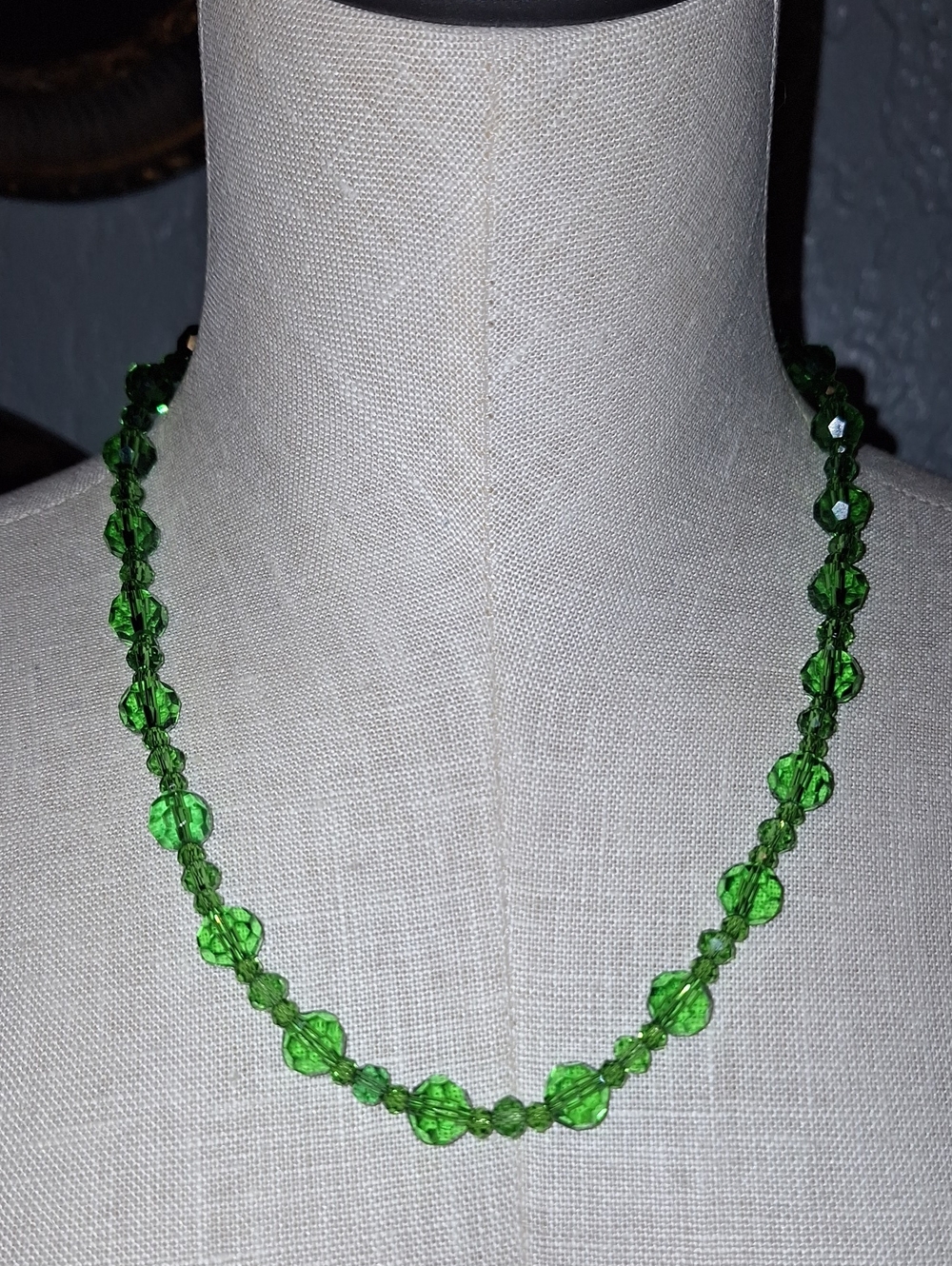 Vintage Style Green Crystal Faceted Bead Necklace